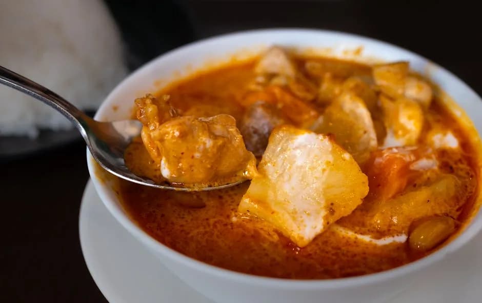 Frango ao Curry: O Sabor da Índia na Sua Mesa