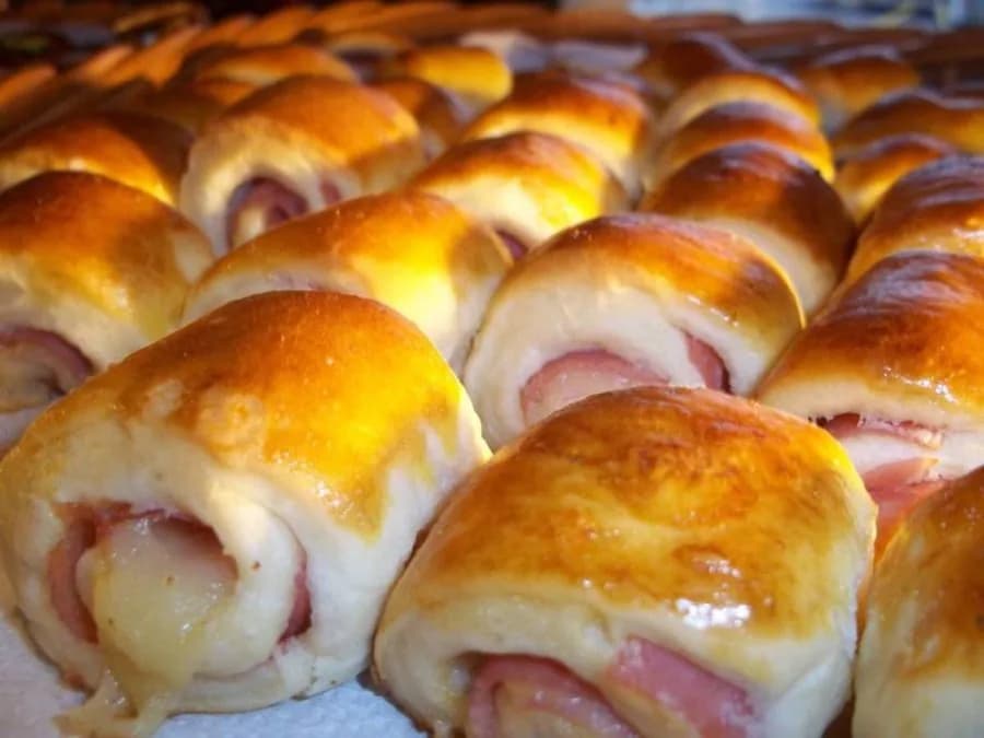 Pãozinhos Recheados com Queijo e Presunto - Receita Irresistível