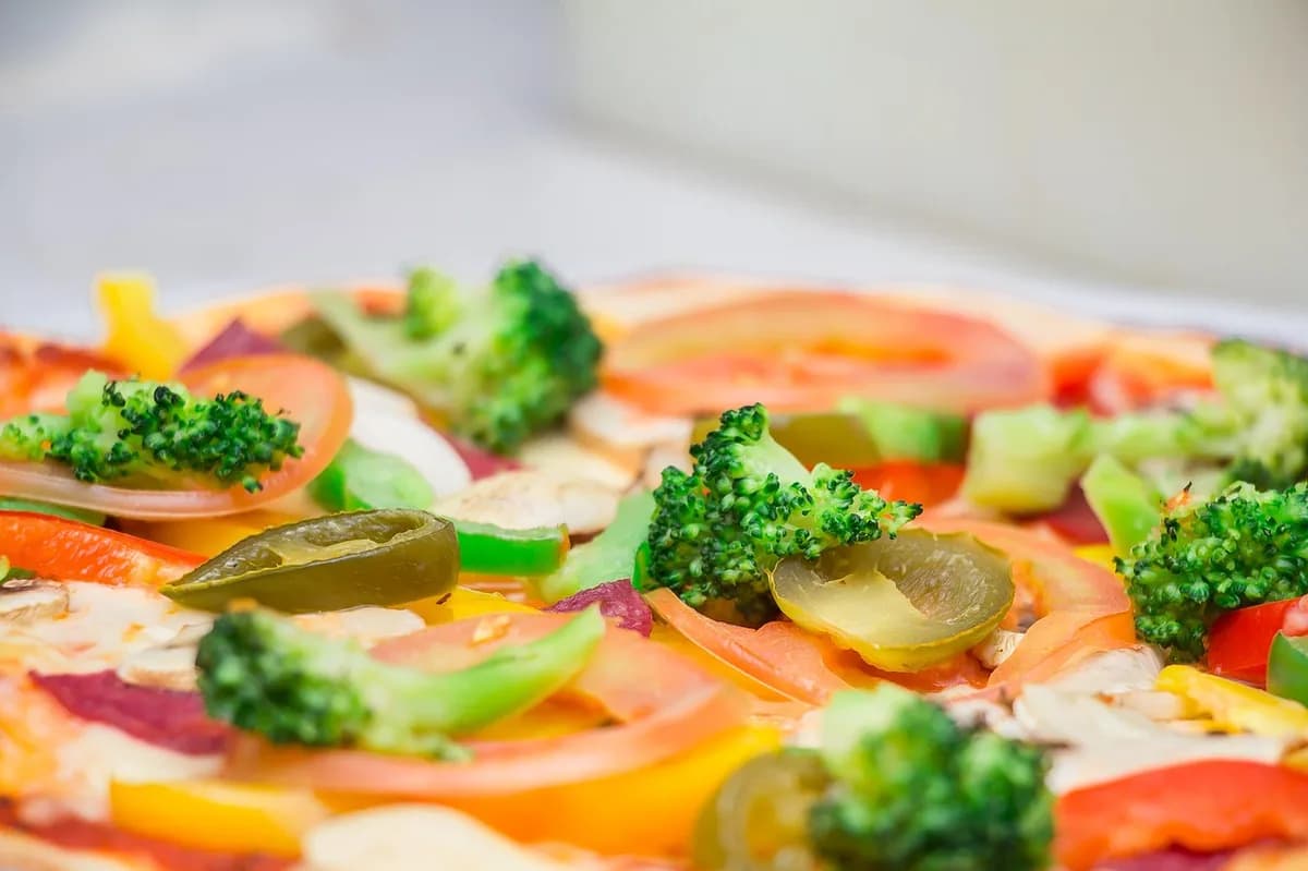 Pizza de Rúcula com Tomate Seco: Uma Delícia Irresistível