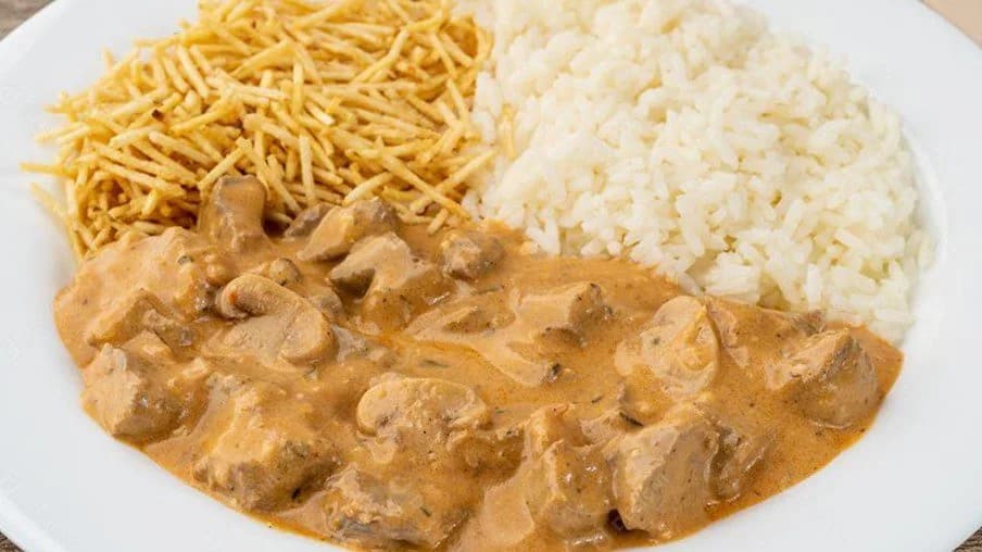 Strogonoff de carne simples