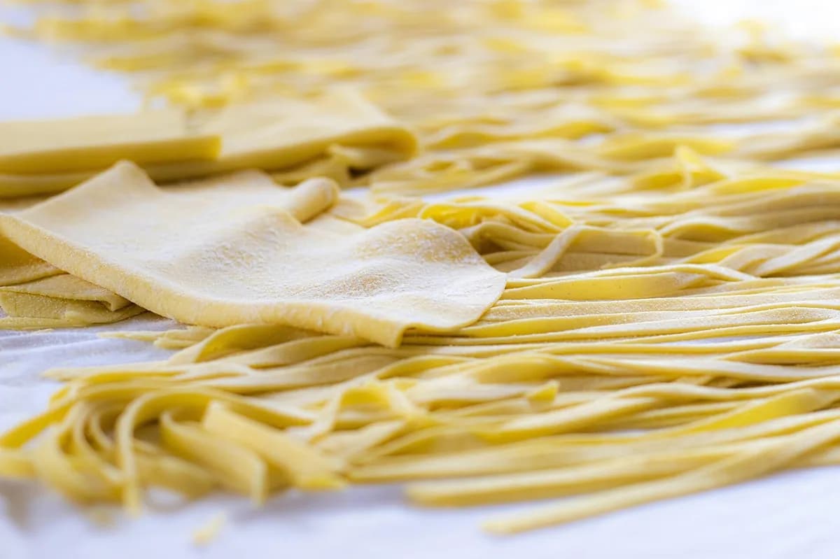 Delicious Tagliatelle with Tomato and Basil Sauce
