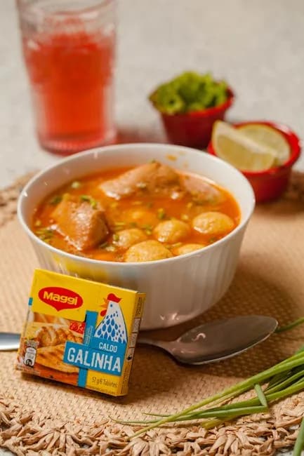 Caldo de Galinha com Macarrão
