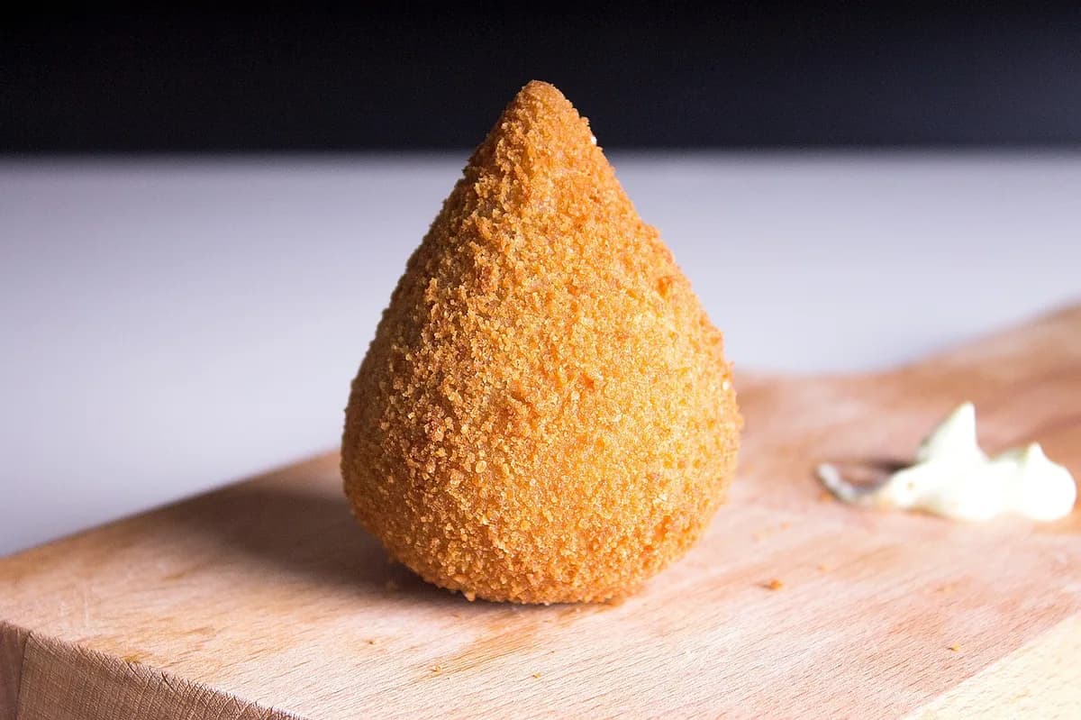 Coxinha de Frango: A Verdadeira Delícia Brasileira