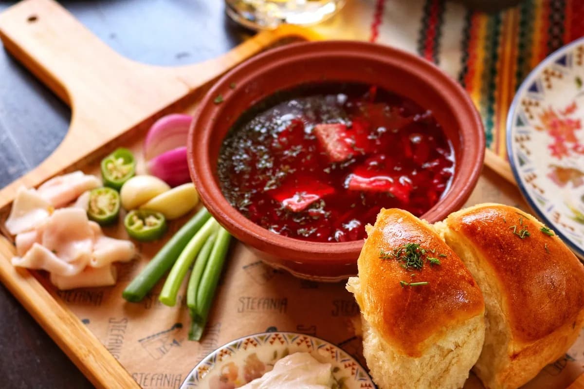 Delicioso Borscht: A Sopa Rossa da Tradição