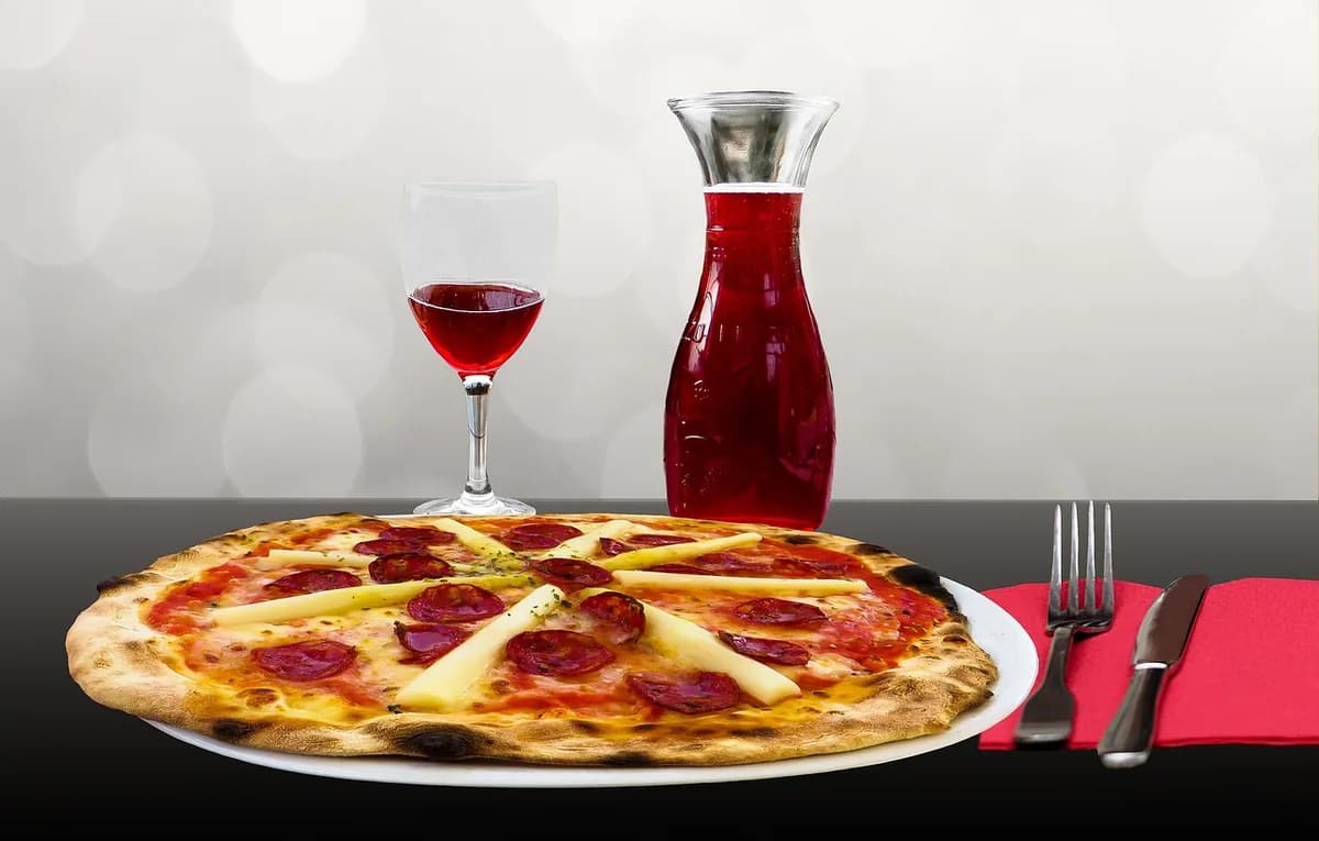 Pizza de Pepperoni Crocante: O Sabor que Conquistou o Brasil