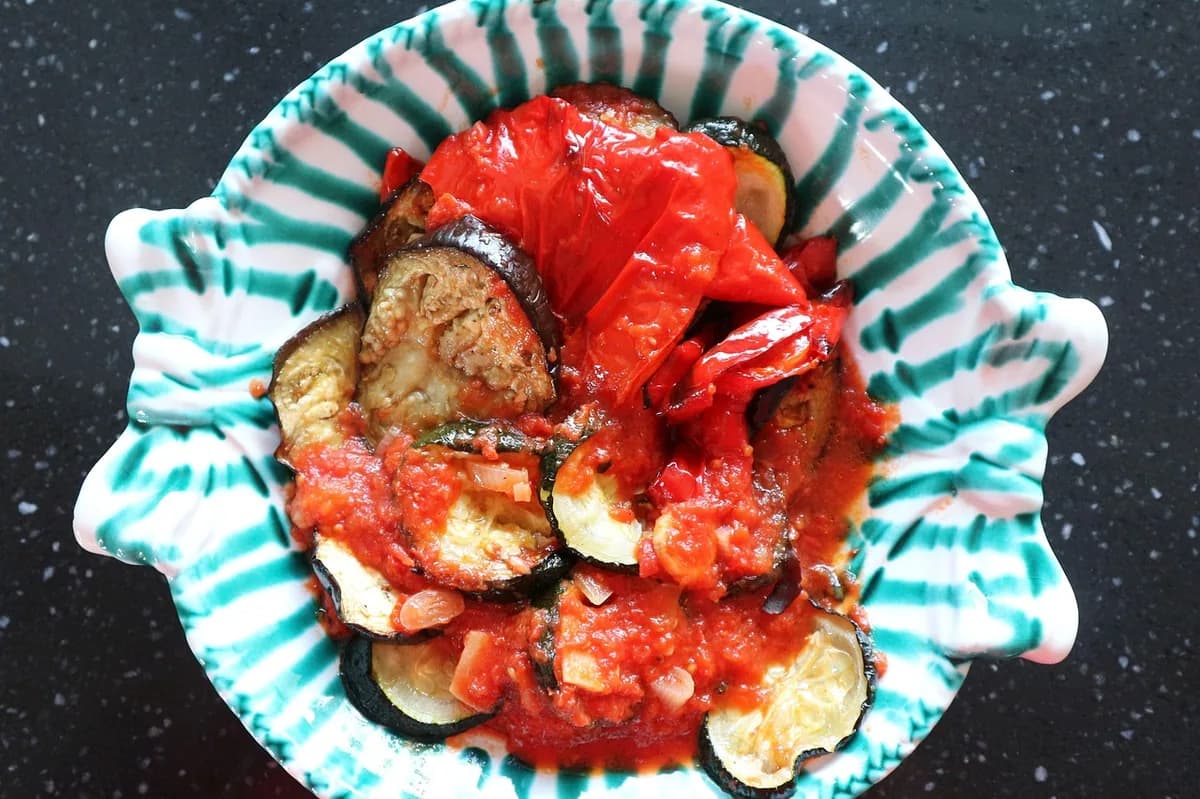 Ratatouille: O Sabor do Campo Francês em sua Mesa
