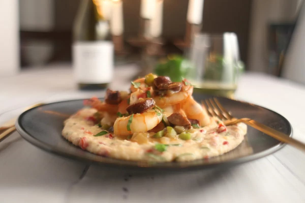 Saboroso Camarão com Polenta Cremosa