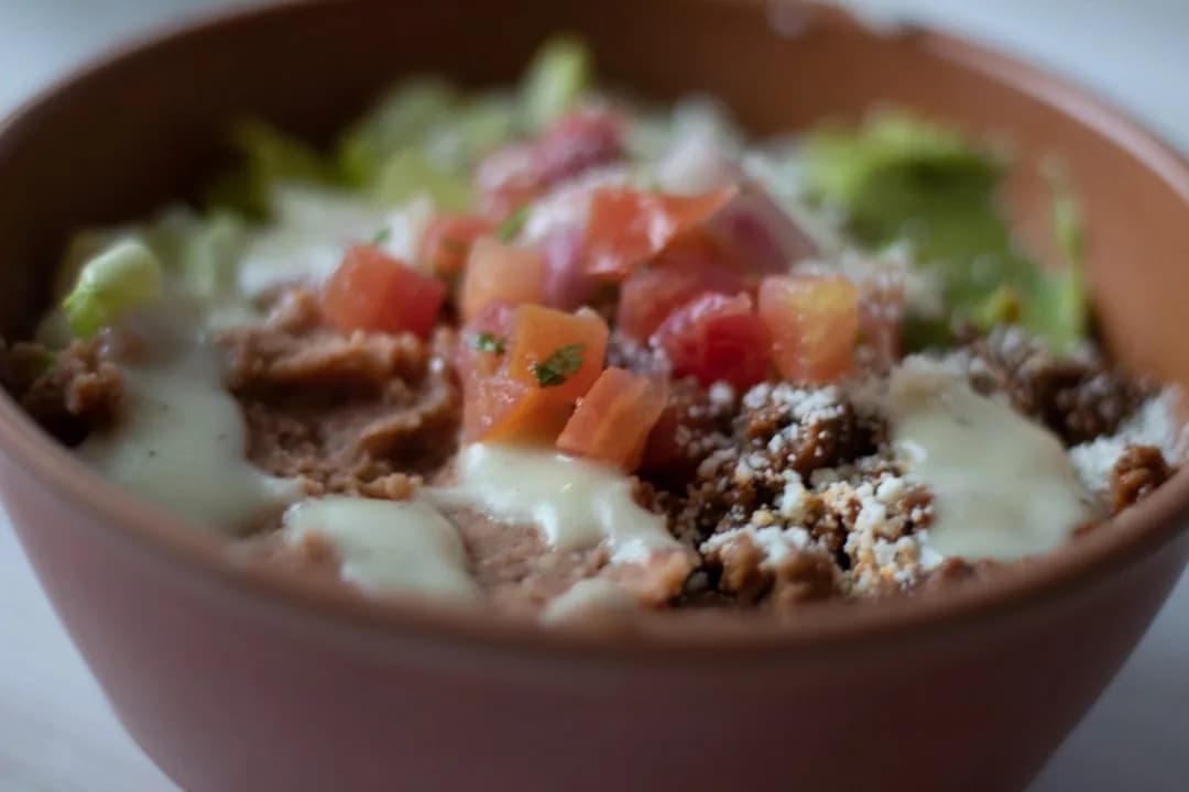 Salada de Feijão Preto com Abacate: Sabor Inigualável