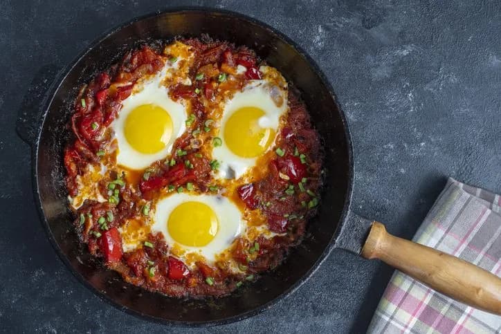Deliciosa Shakshuka: Um Clássico com Sabor do Brasil