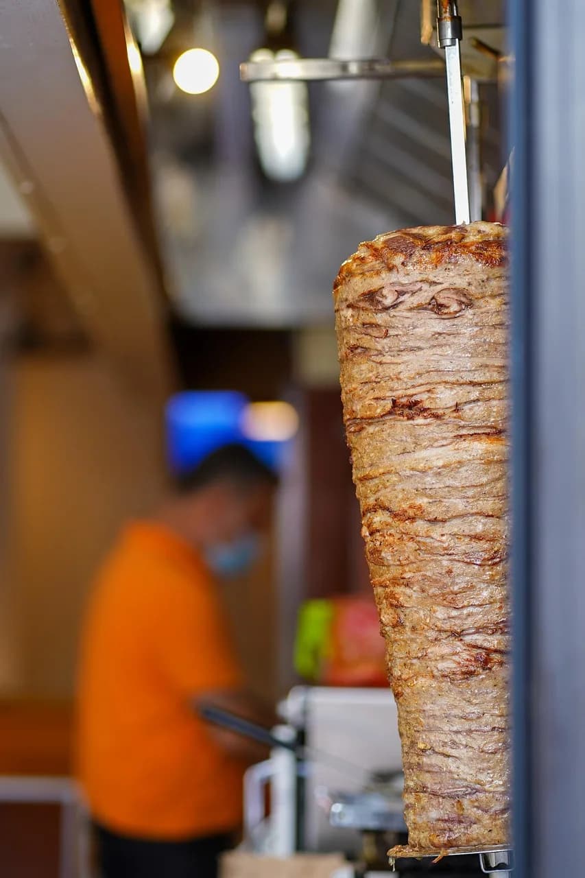 Delicioso Shawarma de Frango: O Sabor do Oriente no Seu Prato