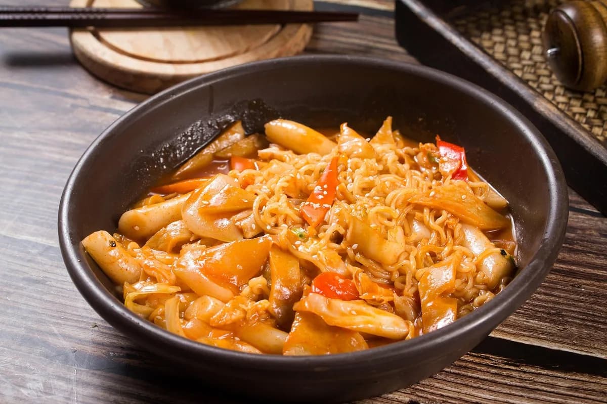 Tteokbokki: O Sabor Picante que Vai Te Conquistar