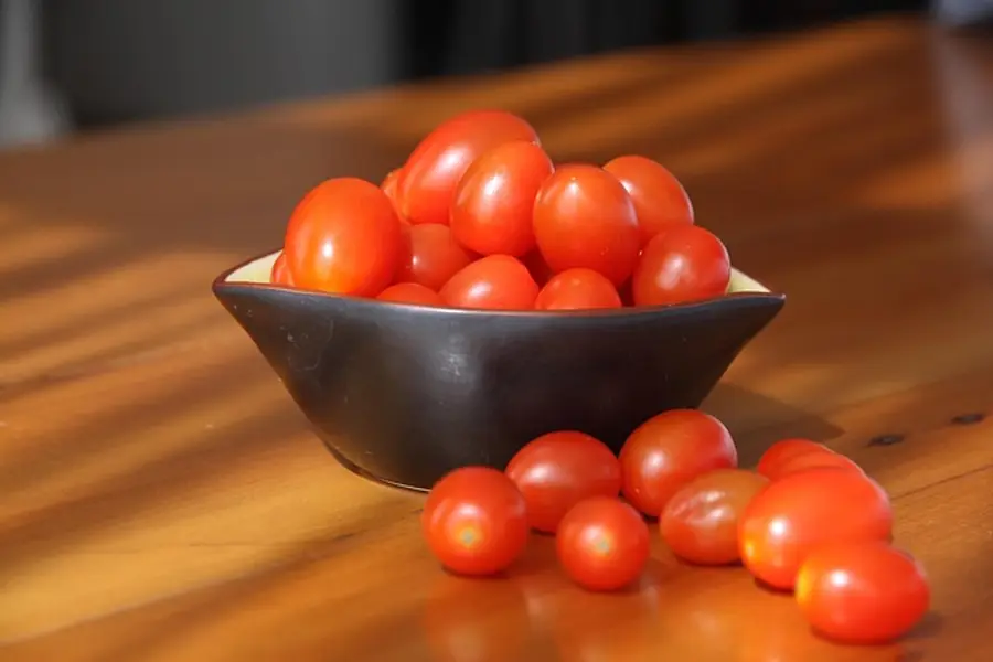Umami de Tomate e Tofu: Jantar Vietnamita em Minutos