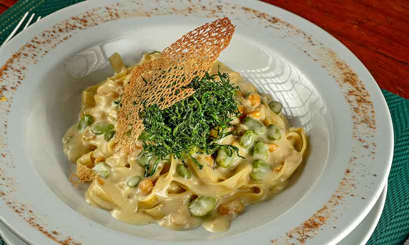 Macarrão Cremoso com Abobrinha, Alho e Limão Siciliano