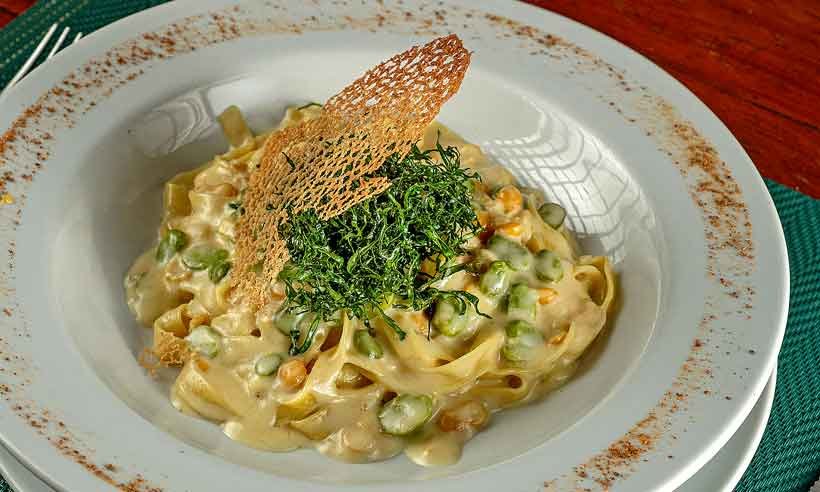 Macarrão Cremoso com Abobrinha, Alho e Limão Siciliano