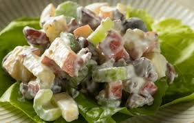 Salada Waldorf: Refrescante e Nutritiva para Seu Almoço