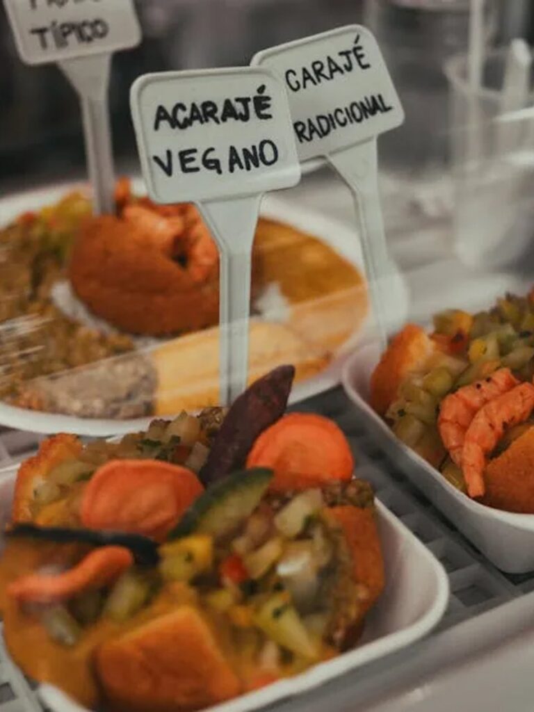 Acarajé: O Sabor da Bahia em Cada Mordida