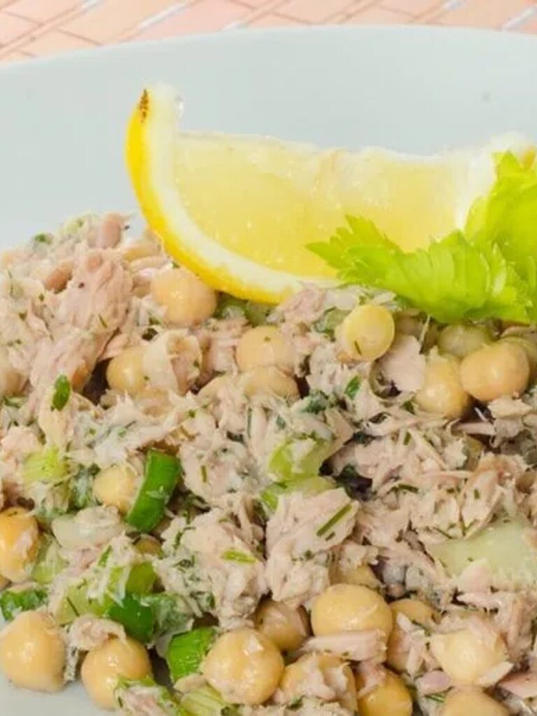 Salada de Grão-de-Bico com Atum