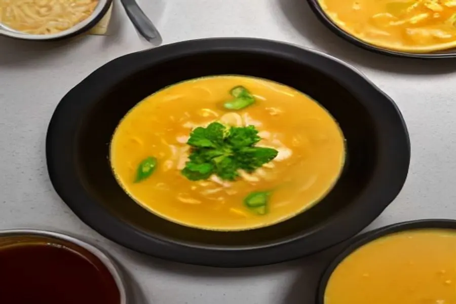 Sopa Thai de Albóndigas con Hilos de Huevo: Confort Exótico en Su Plato