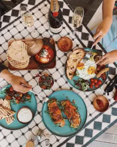 Bruschetta de Tomate e Manjericão: Uma Explosão de Sabor
