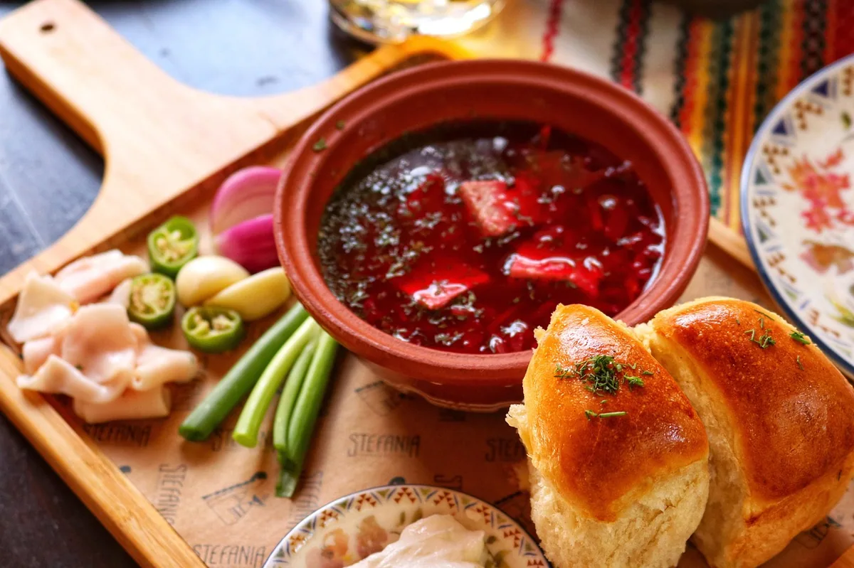 Delicioso Borscht: A Sopa Rossa da Tradição