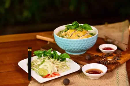 Delicioso Pho Brasileiro: Sabor e Tradição em Cada Tigela
