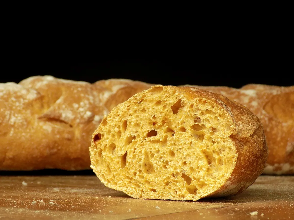 Delicioso Sanduíche Baguete com Frango ao Molho Barbecue