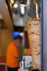 Delicioso Shawarma de Frango: O Sabor do Oriente no Seu Prato