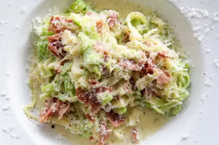 Autêntico Spaghetti Alla Carbonara: Amor à Primeira Garfada
