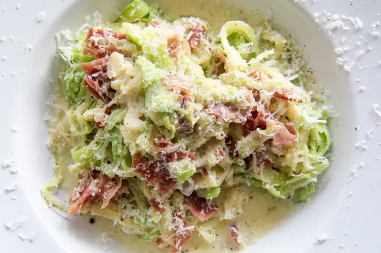 Authentic Spaghetti Alla Carbonara: पहली बाइट में प्यार
